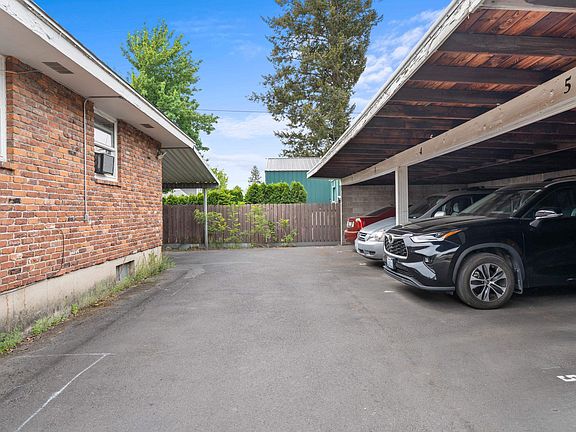 5th image of 805 W Alice Ave