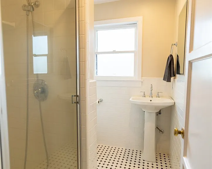 394 S Shaffer St — Photo 33