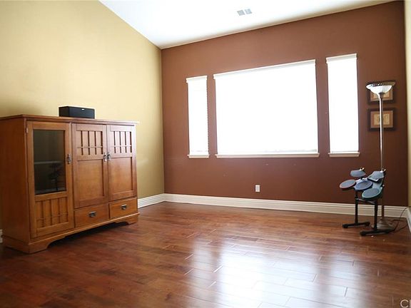 4th image of 2885 Mellor St