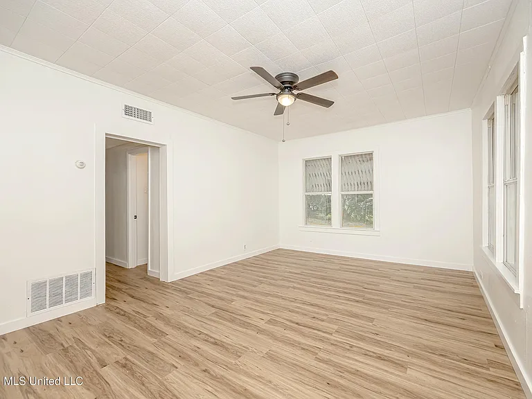 4406 Richard St — Photo 19