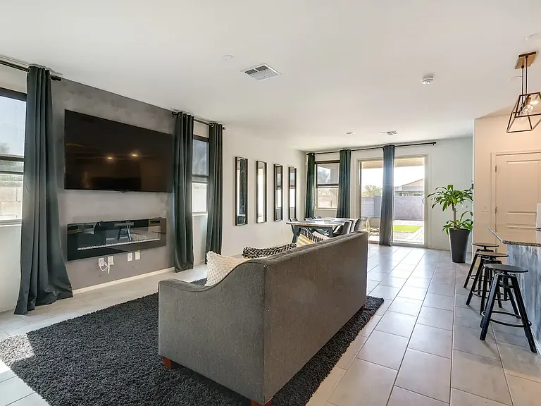 12525 W Palmaire Ave — Photo 3
