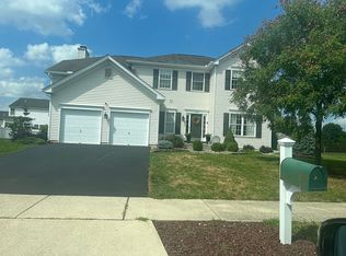 1260 Crofton Dr, Bethlehem, PA 18017