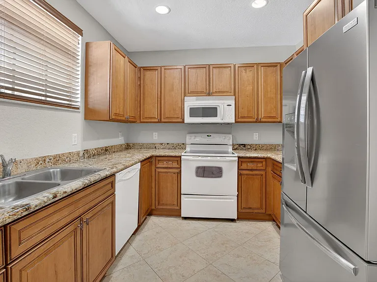 1418 W Wickham Cir #B — Photo 9