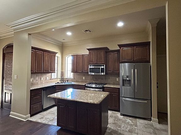 5th image of 1129 Laurel Creek Dr