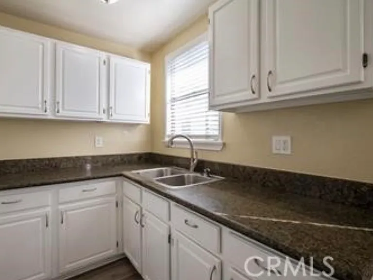 15717 Brighton Ave #B — Photo 7