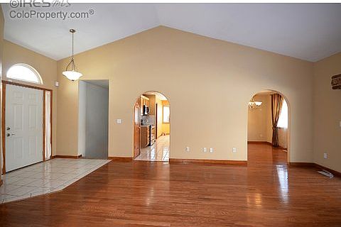 5th image of 909 52nd Ave