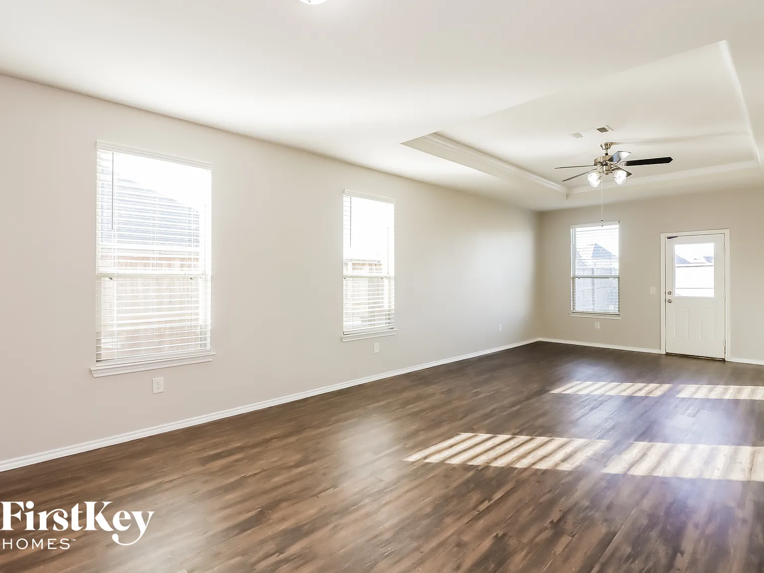 3 bed, 2.0 bath, 1760 sqft, $2,490 — Photo 3