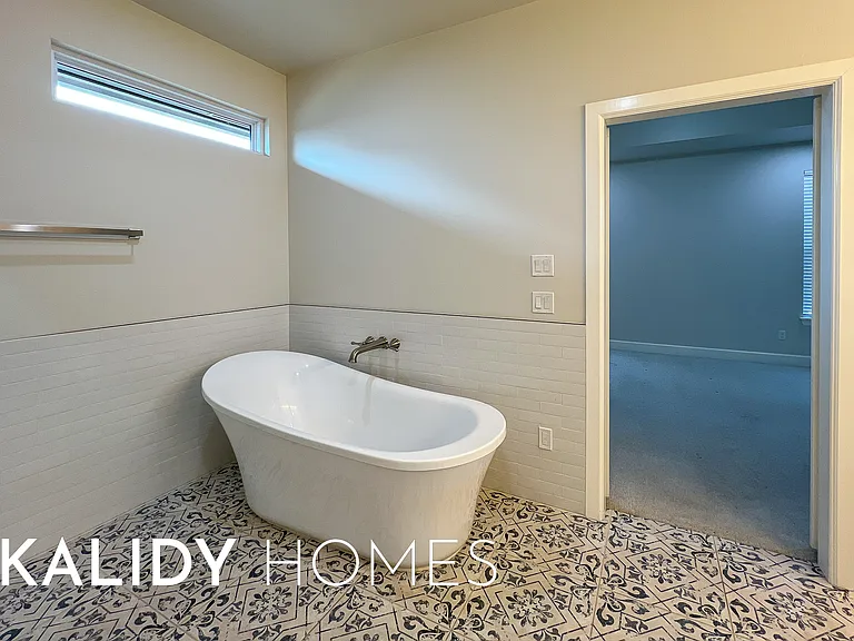 3925 NW 166th Ter — Photo 23
