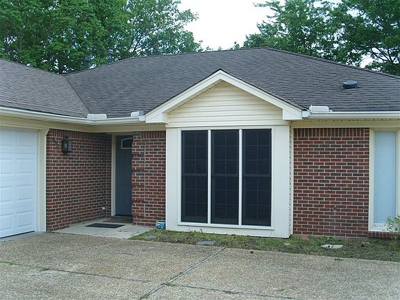 3rd image of 6521 Enfield Mews