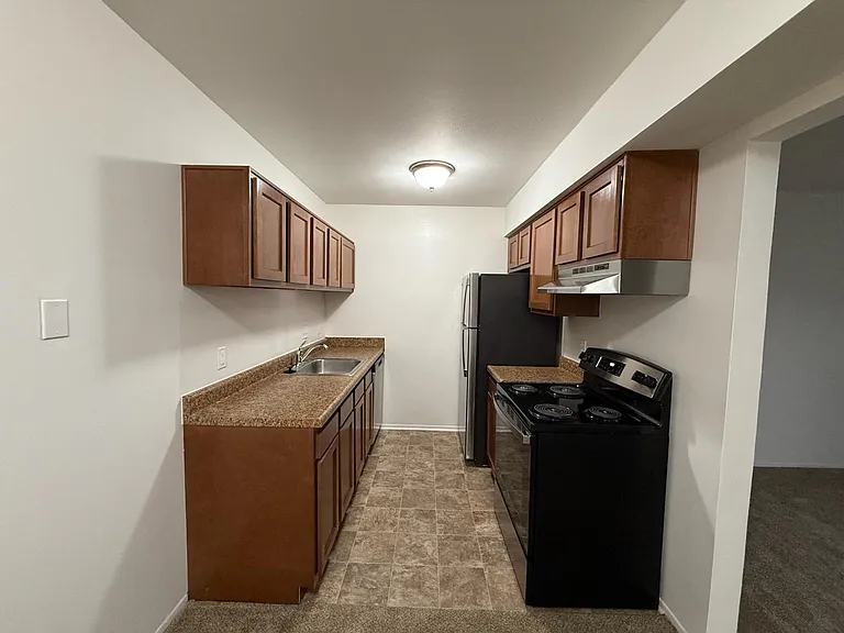 Charter Oaks Apartments — Photo 177