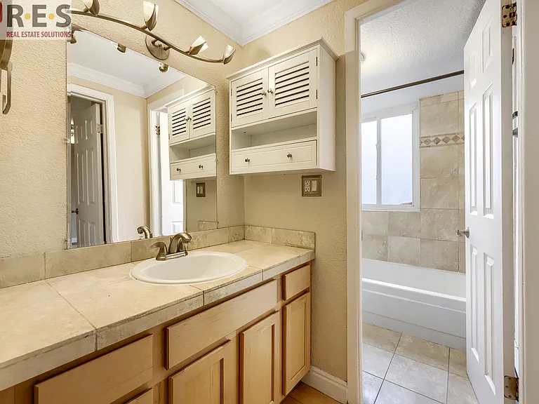 1125 N Washington St #502 — Photo 10
