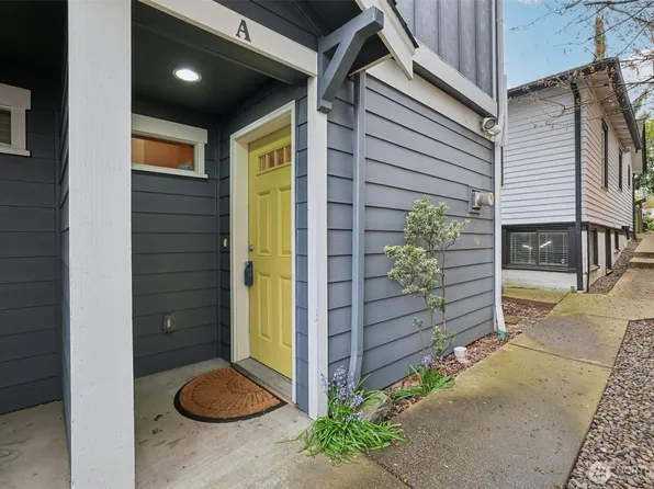 9047 17th Avenue SW #A, Seattle, WA 98106