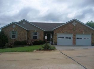 1932 Discovery Ct, Washington, MO 63090