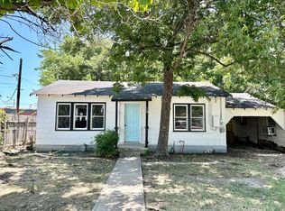 116 Travis St, Taylor, TX 76574