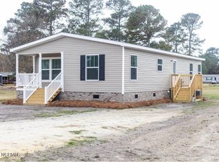 121 West Ave, Teachey, NC 28464