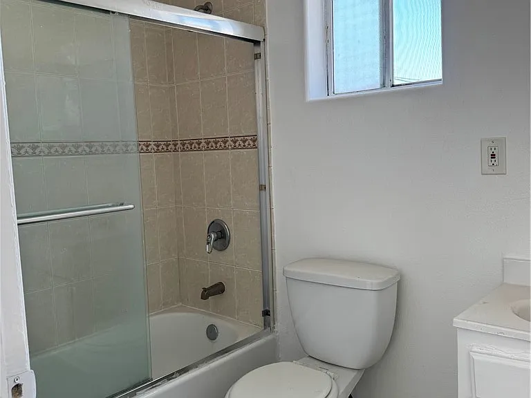 2710 W 54th St #1/2 — Photo 18