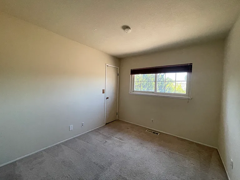4935 Massachusetts Dr — Photo 20