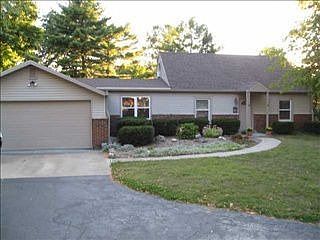 2nd image of 815 Briarwood Dr