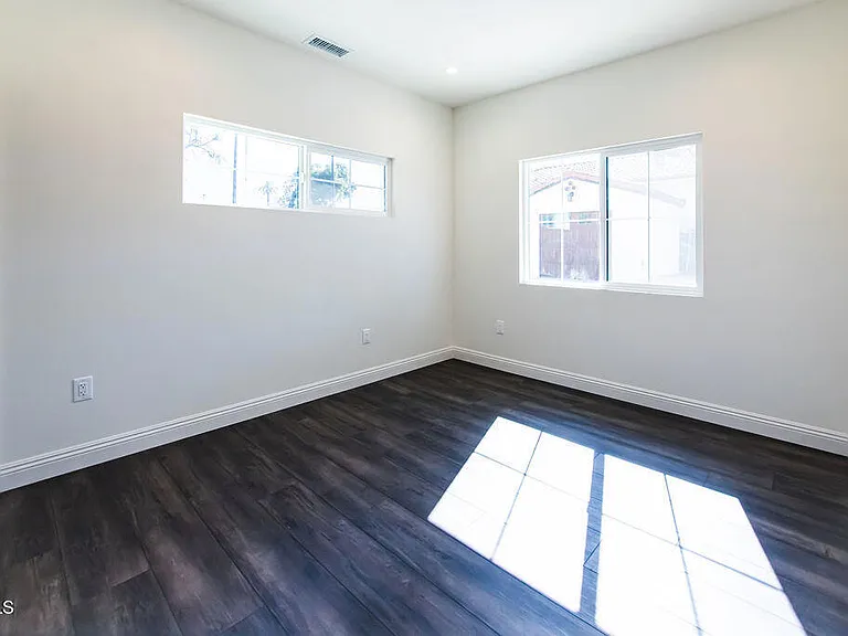 2628 Glenrose Ave — Photo 12