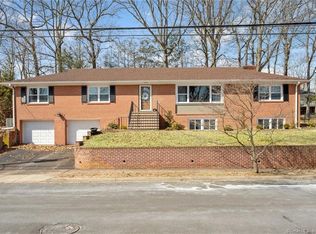 99 Whittier Rd, New Haven, CT 06515