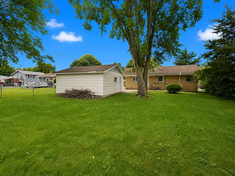 1802 Fairfield Rd — Photo 13