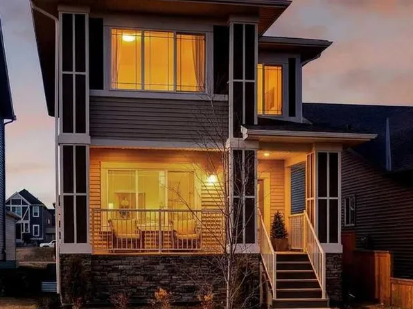 825 E Reynolds Mnr SW, Airdrie, AB T4B 5G2