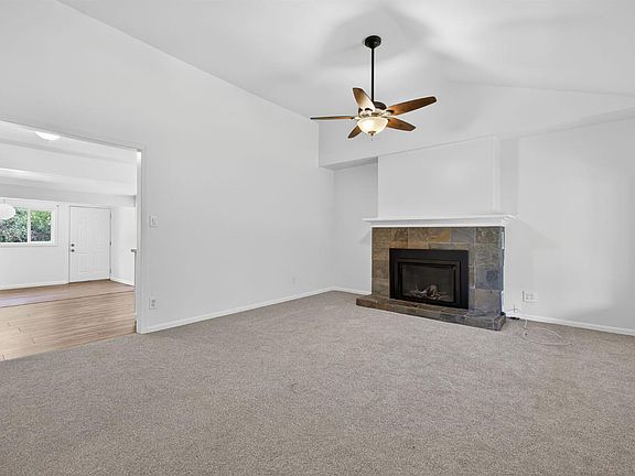 4th image of 10661 Woodside Drive