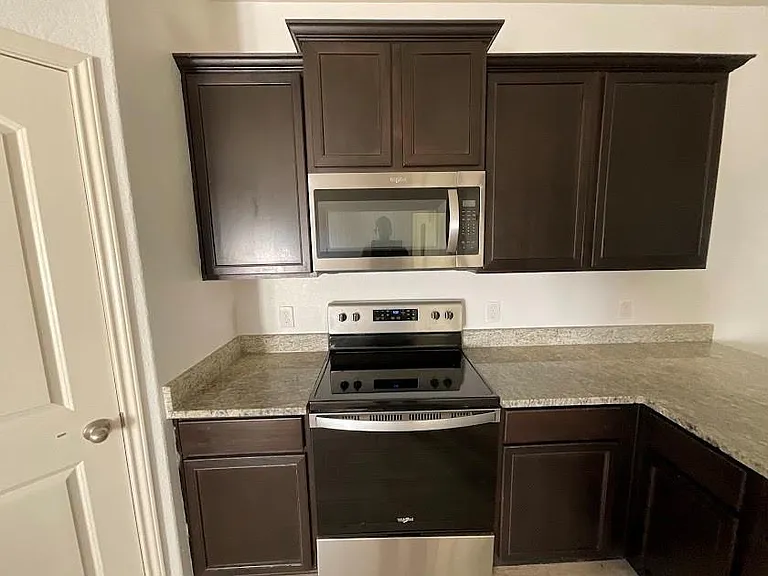 172 Allington Cir — Photo 11