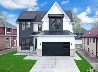 203 N Walnut St, Elmhurst, IL 60126