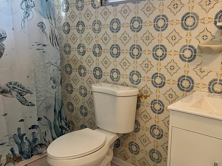 2713 Calle 8 — Photo 31
