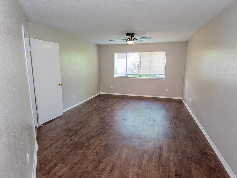 16746 Selder Dr — Photo 12
