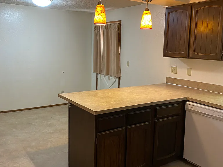 2088 Shiloh St — Photo 6