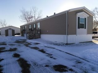 29411 Elm St, Flat Rock, MI 48134