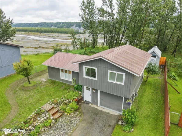 733 N Gulkana Ct, Palmer, AK 99645
