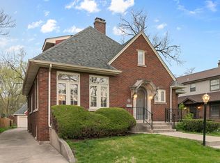 260 Bartram Rd, Riverside, IL 60546