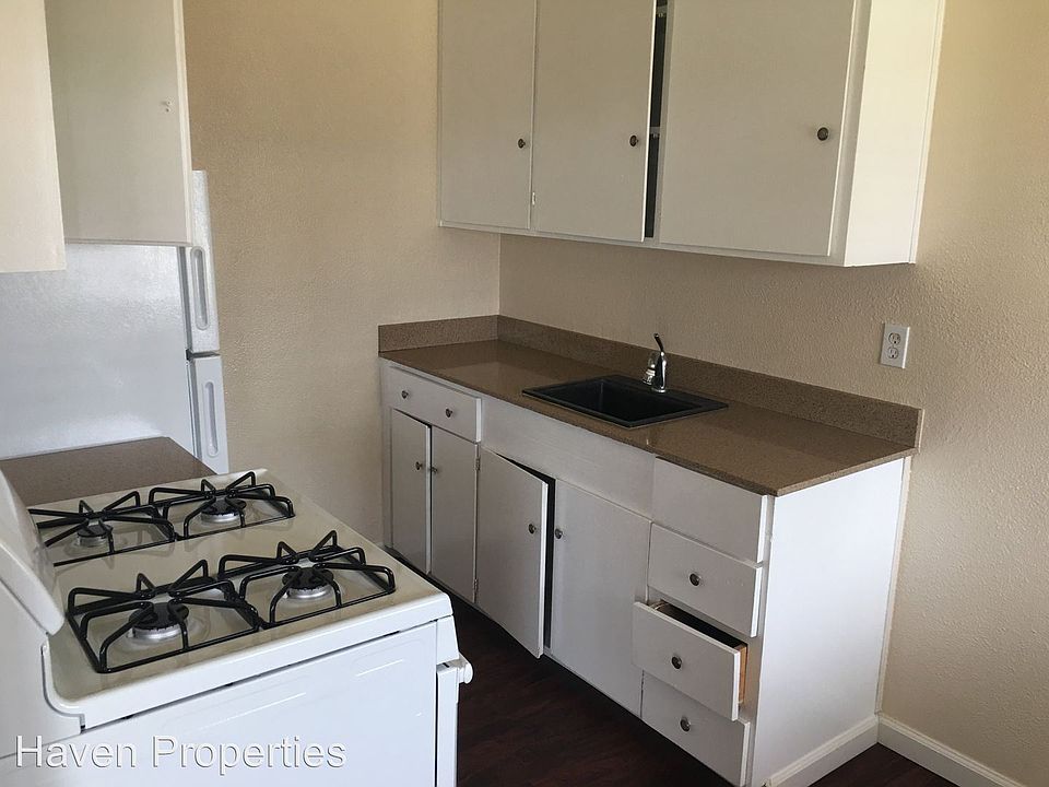 2nd image of 2335 Boxwood St APT 5