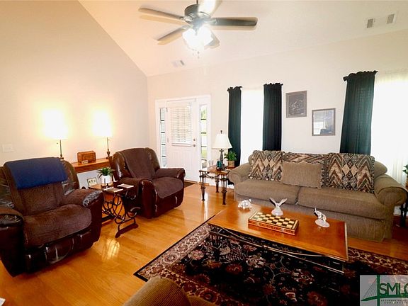 5th image of 605 Waverly Lane