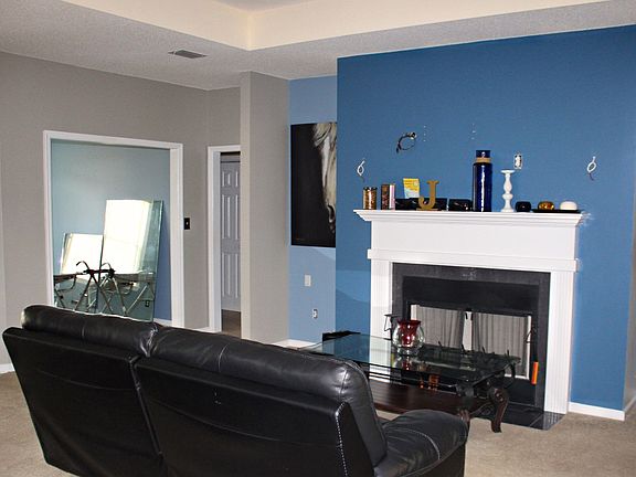 5th image of 211 NE North Reagan Ct