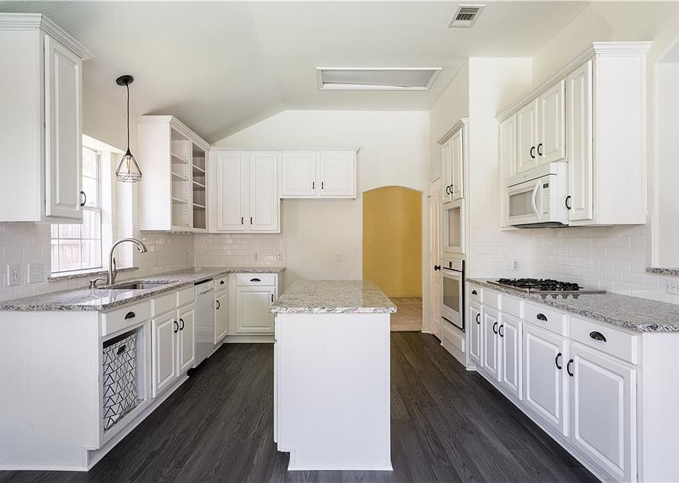 1st image of 5221 Timber Park Dr