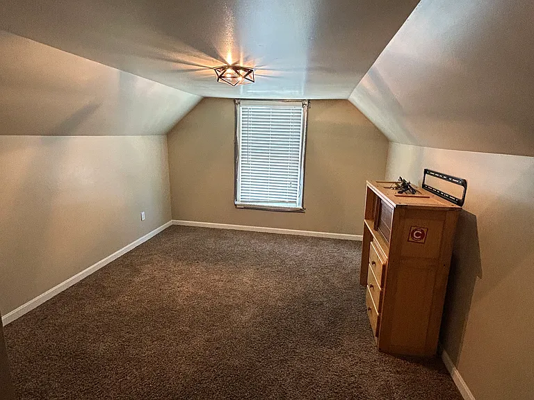 1210 Nashville St — Photo 11