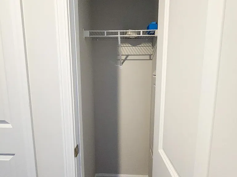 2431 Kasota Ln — Photo 11