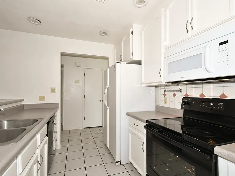 3477 E Cuadrilla Ln — Photo 4