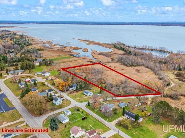23.5 Road, Gladstone, MI 49837