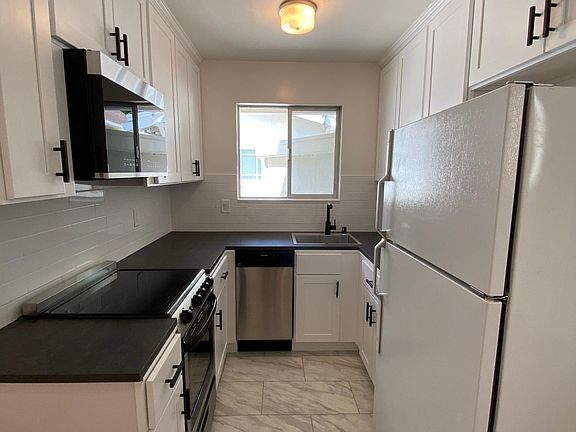 4th image of 143 Cowper St