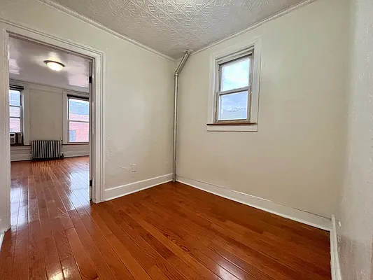 Rented by SERHANT. | media 5