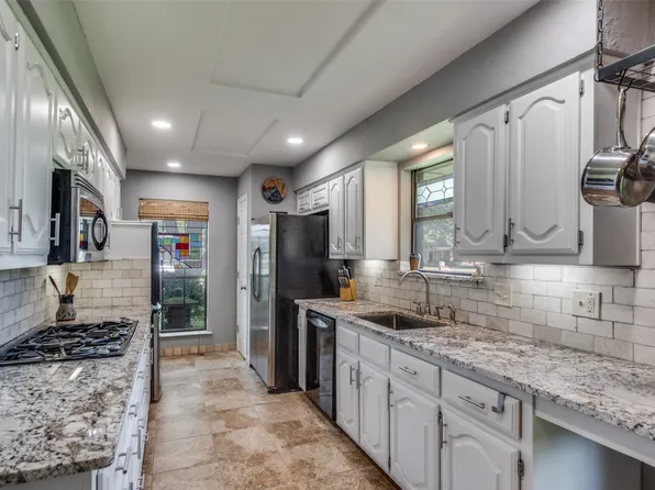 1520 Papeete Dr, Plano, TX 75075