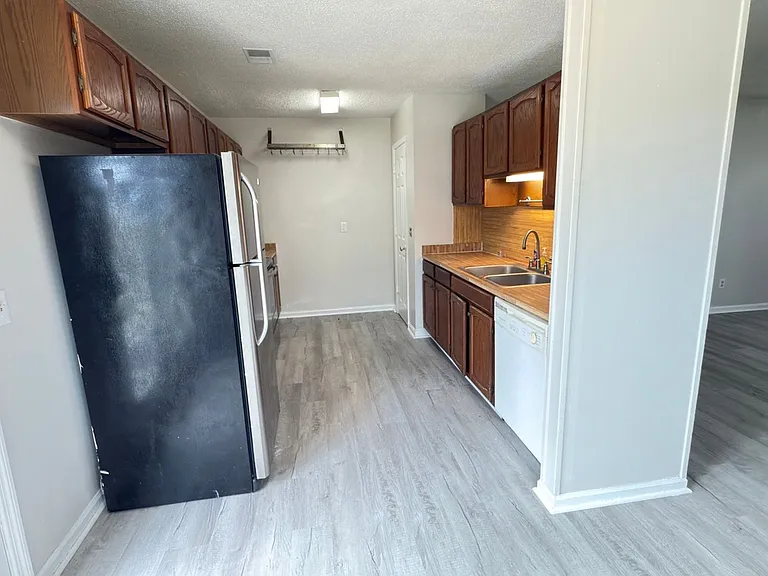210 Cuddles Ct — Photo 6