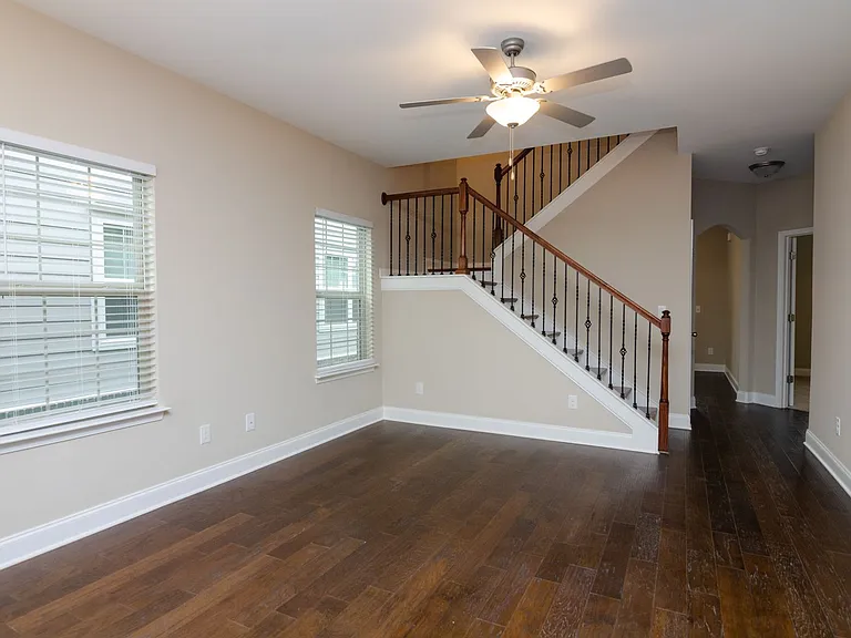 2045 Moultrie Cir — Photo 6