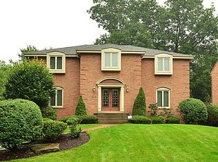 417 Oaklawn Dr, Pittsburgh, PA 15241