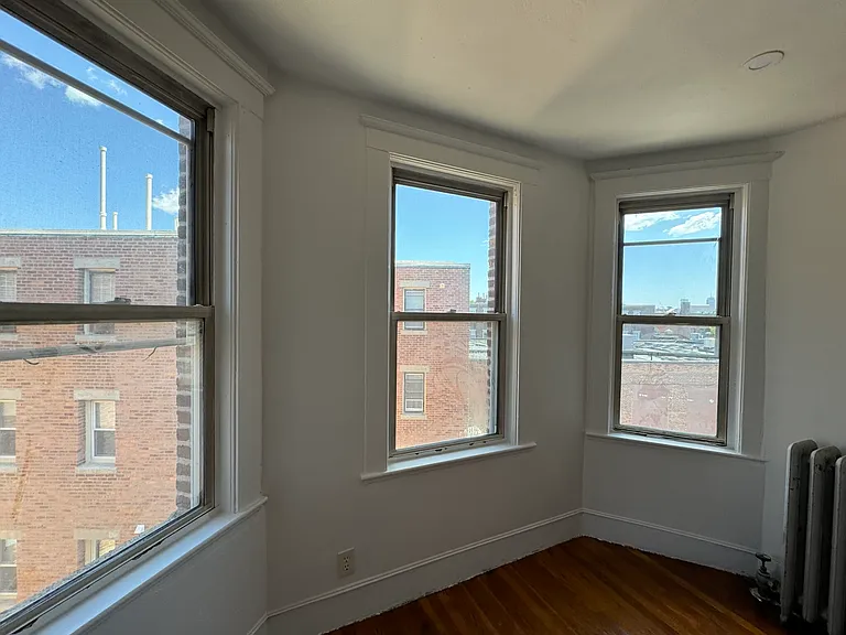 11 Scottfield Rd #11 — Photo 2